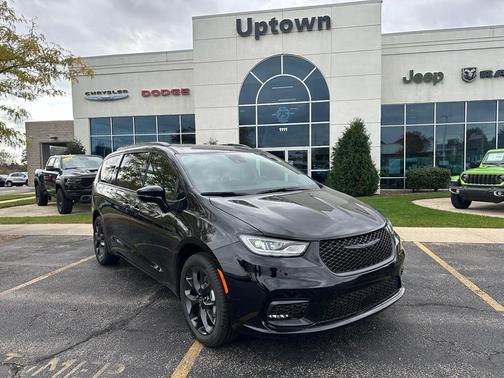 2026 Chrysler Pacifica L