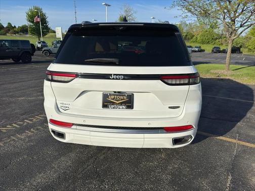 2022 Jeep Grand Cherokee Summit
