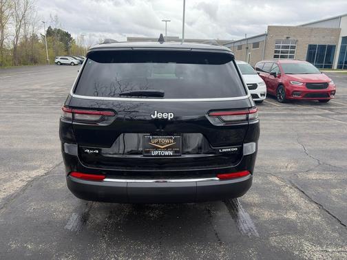 Diamond Black Crystal Pearlcoat 2026 Jeep Grand Cherokee L Altitude