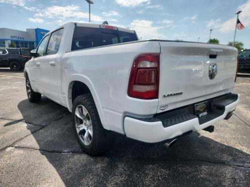 Ivory White Tri-Coat Pearlcoat 2019 RAM 1500 Laramie