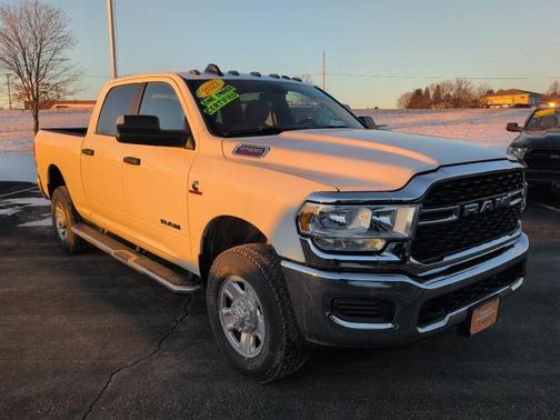 2022 RAM 2500 Big Horn Crew Cab 4x4 6'4' Box