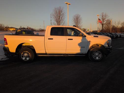 2022 RAM 2500 Big Horn Crew Cab 4x4 6'4' Box