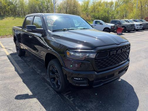 Diamond Black Crystal Pearlcoat 2026 RAM 1500 Big Horn/Lone Star