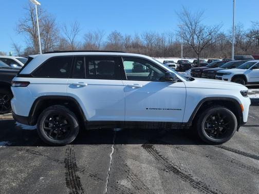 2026 Jeep Grand Cherokee Altitude