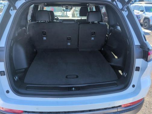 2026 Jeep Grand Cherokee Altitude