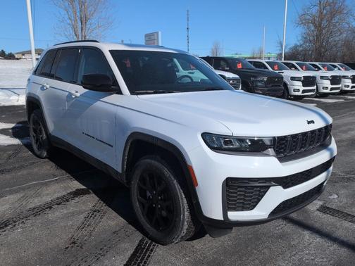 2026 Jeep Grand Cherokee Altitude