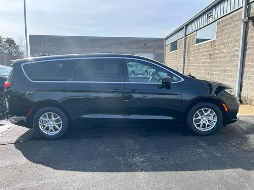 2026 Chrysler Pacifica L