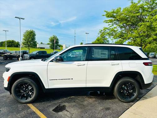2025 Jeep Grand Cherokee Altitude