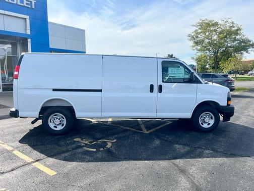 2025 Chevrolet Express 3500 RWD 3500 Extended Wheelbase WT