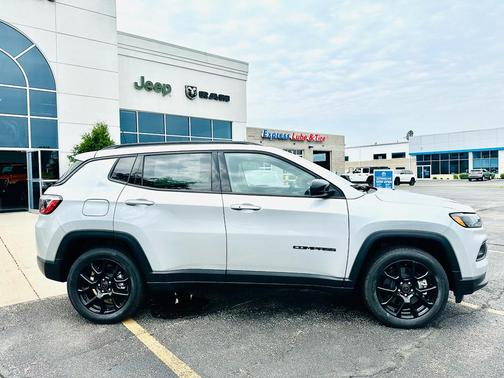 2025 Jeep Compass Latitude