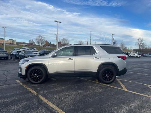 2022 Chevrolet Traverse LT Cloth