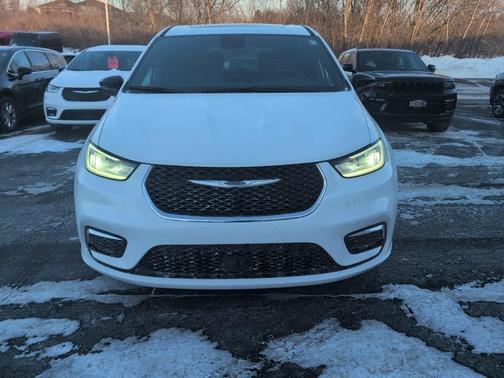 2026 Chrysler Pacifica L