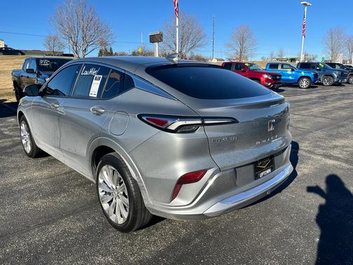 Moonstone Gray Metallic 2024 Buick Envista Avenir FWD
