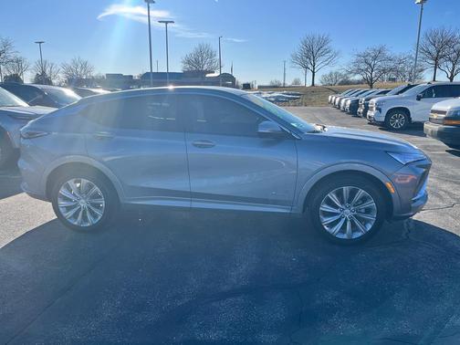 Moonstone Gray Metallic 2024 Buick Envista Avenir FWD