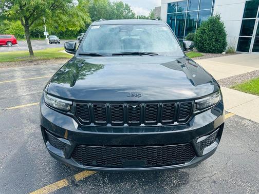 2025 Jeep Grand Cherokee Limited X