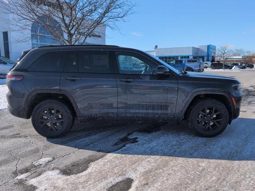 2026 Jeep Grand Cherokee Altitude