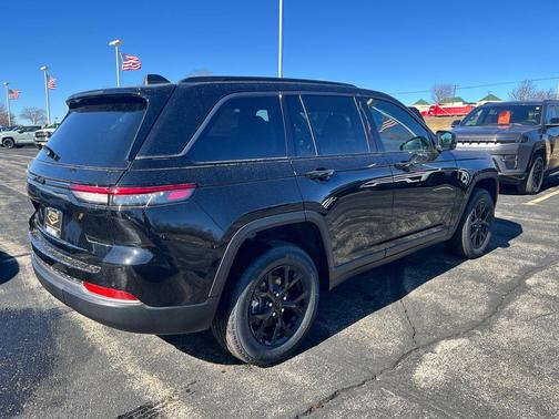 2026 Jeep Grand Cherokee Altitude