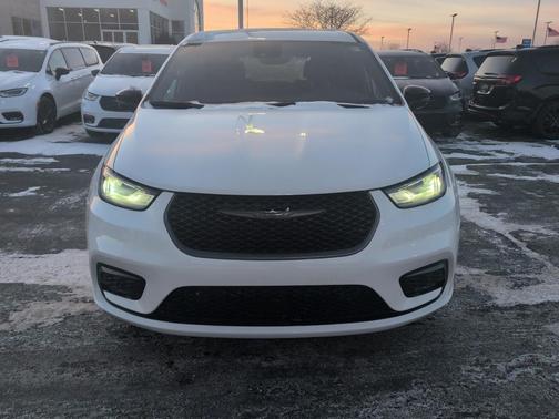 2026 Chrysler Pacifica L