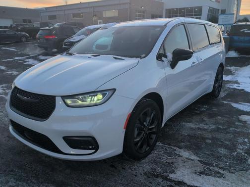 2026 Chrysler Pacifica L