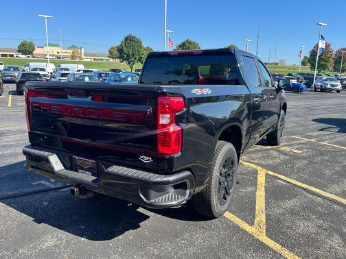 2025 Chevrolet Silverado 1500 Custom