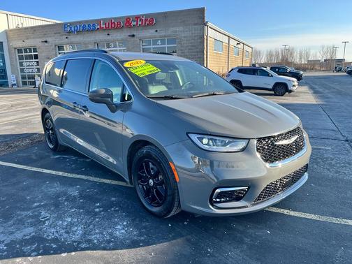 2022 Chrysler Pacifica Touring L