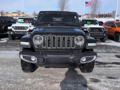 2026 Jeep Wrangler 4-Door Sahara 4x4