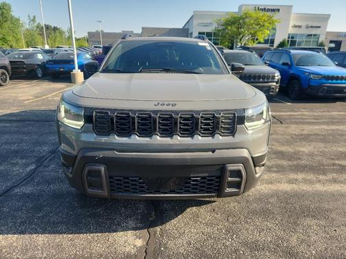 Sting-Gray Clearcoat 2026 Jeep Cherokee Laredo 4x4
