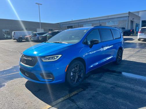 2026 Chrysler Pacifica L