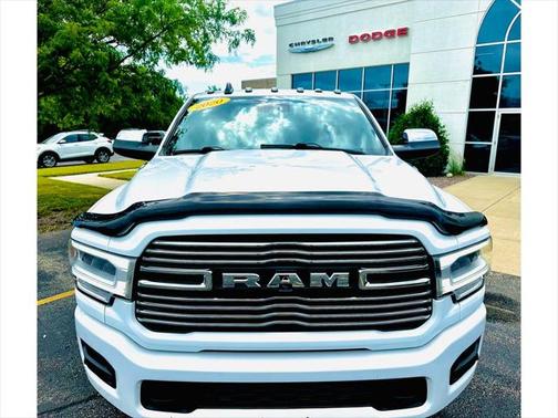 2020 RAM 2500 Laramie Crew Cab 4X4 6'4' Box