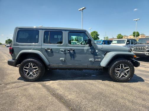 Anvil Clear Coat 2024 Jeep Wrangler 4-Door Sahara 4x4
