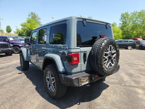 Anvil Clear Coat 2024 Jeep Wrangler 4-Door Sahara 4x4