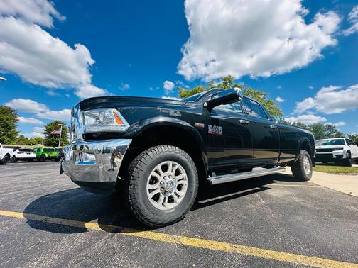 2017 RAM 3500 Laramie Crew Cab 4x4 8' Box