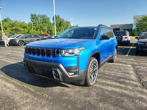 Hydro Blue Pearlcoat 2026 Jeep Cherokee Laredo 4x4