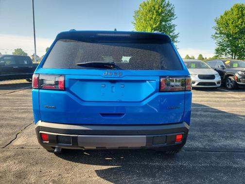 Hydro Blue Pearlcoat 2026 Jeep Cherokee Laredo 4x4