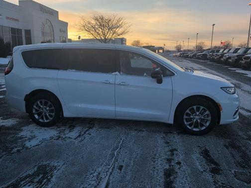 2026 Chrysler Pacifica Limited