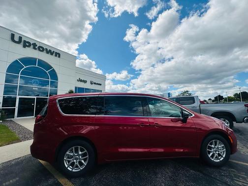 2025 Chrysler Pacifica L