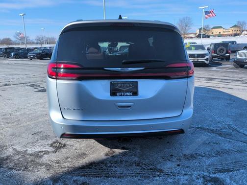 2023 Chrysler Pacifica L