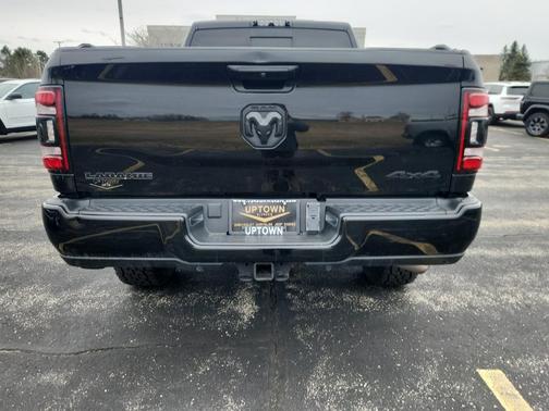 2020 RAM 2500 Laramie Crew Cab 4X4 6'4' Box