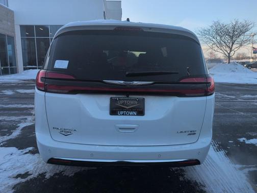 2026 Chrysler Pacifica Limited