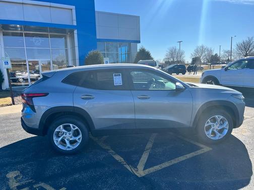 Sterling Gray Metallic 2026 Chevrolet Trax LS