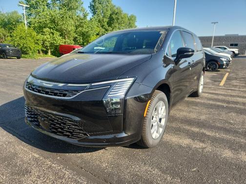 Diamond Black Crystal Pearlcoat 2027 Chrysler Pacifica L