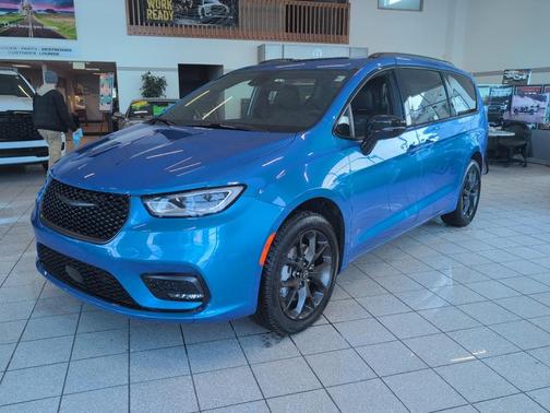 2026 Chrysler Pacifica L