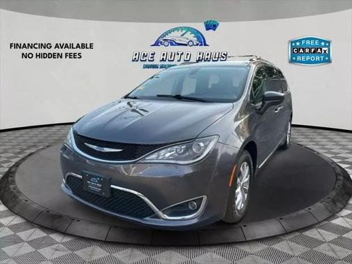 2018 Chrysler Pacifica Touring-L