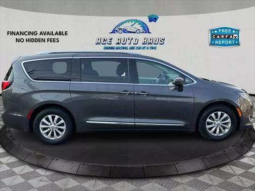2018 Chrysler Pacifica Touring-L