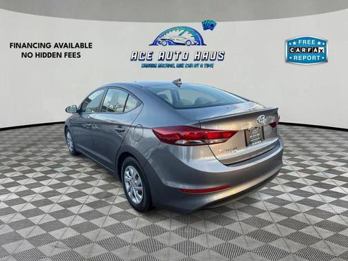 2018 Hyundai ELANTRA SE