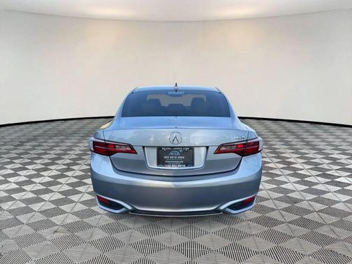 Lunar Silver Metallic 2017 Acura ILX 2.4L