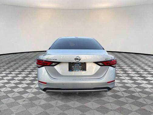 Brilliant Silver Metallic 2022 Nissan Sentra SV