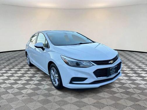 Summit White 2017 Chevrolet Cruze LT