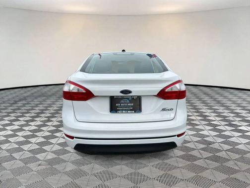 Oxford White 2016 Ford Fiesta S