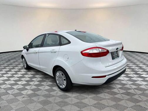 Oxford White 2016 Ford Fiesta S